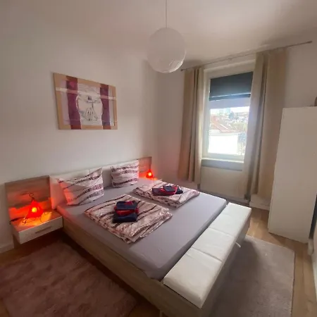Ruhige Gemuetliche Wohnung Altbau In Zentraler Lage Wiesbaden Exterior photo