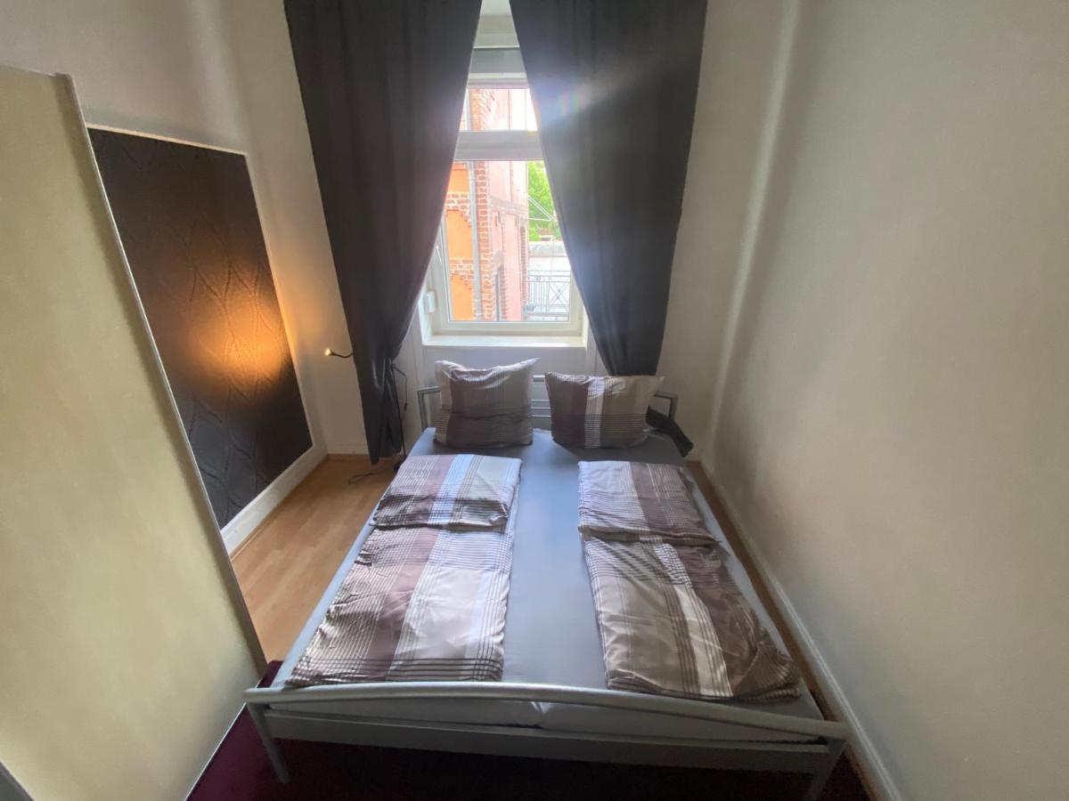 Ruhige Gemuetliche Altbau In Zentraler Lage Apartment *